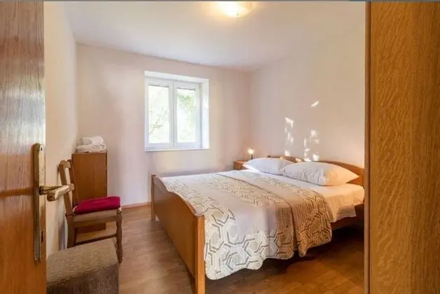 Apart Daire (Mir - family apartments with garden t)