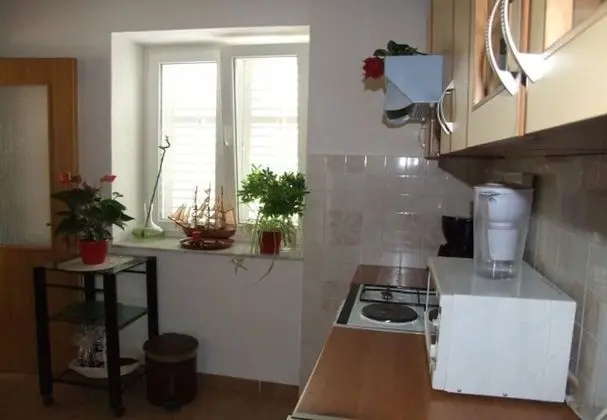 Apart Daire (Mir - family apartments with garden t)