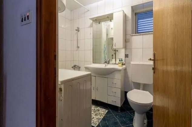 Apart Daire (Mir - family apartments with garden t)