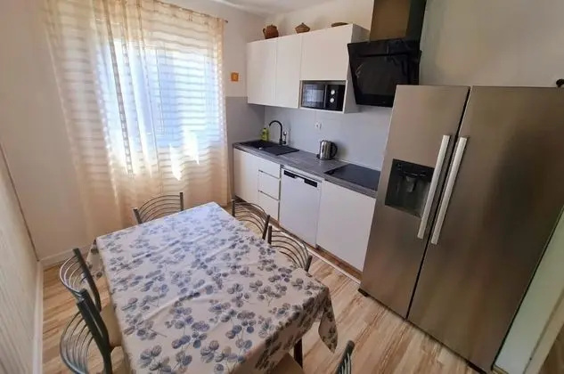 Apart Daire (Mir - free parking - A5(6+1))