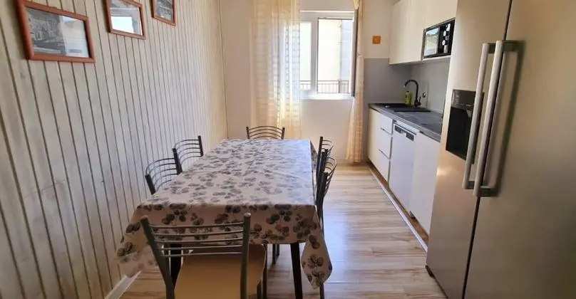 Apart Daire (Mir - free parking - A5(6+1))