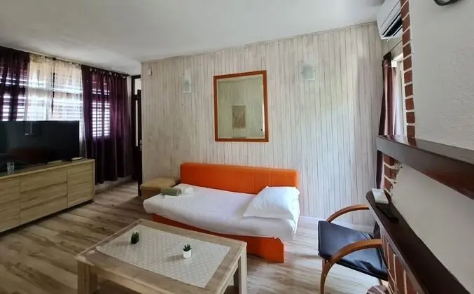 Apart Daire (Mir - free parking - A5(6+1))