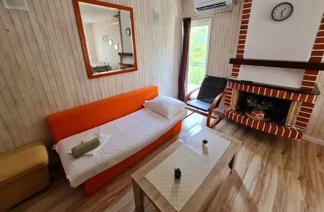 Apart Daire (Mir - free parking - A5(6+1))