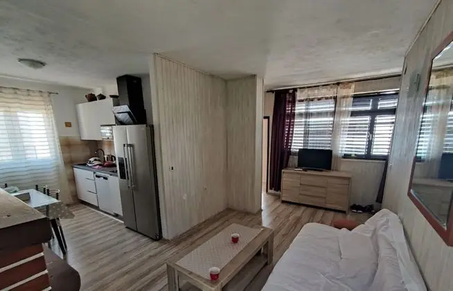 Apart Daire (Mir - free parking - A5(6+1))