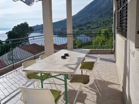 Apart Daire (Mir - free parking - A5(6+1))