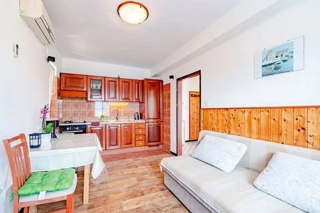 Apart Daire (Mir - perfect location & cosy - A1(4+)