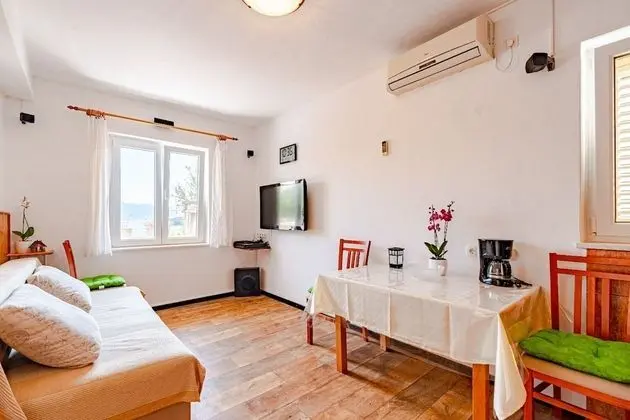 Apart Daire (Mir - perfect location & cosy - A1(4+)