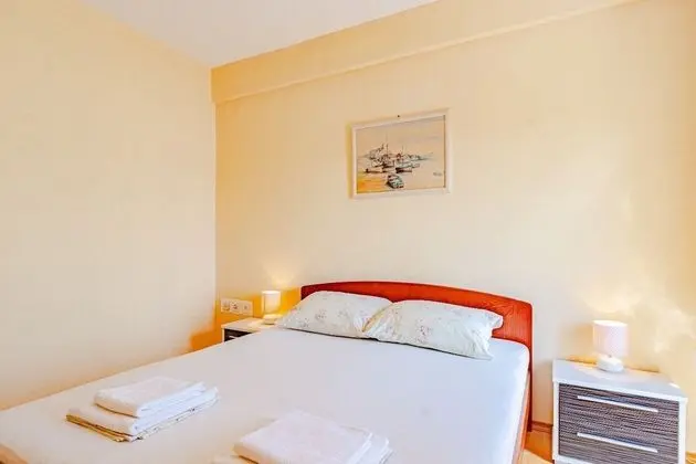 Apart Daire (Mir - perfect location & cosy - A2(2+)