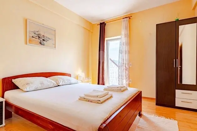 Apart Daire (Mir - perfect location & cosy - A2(2+)