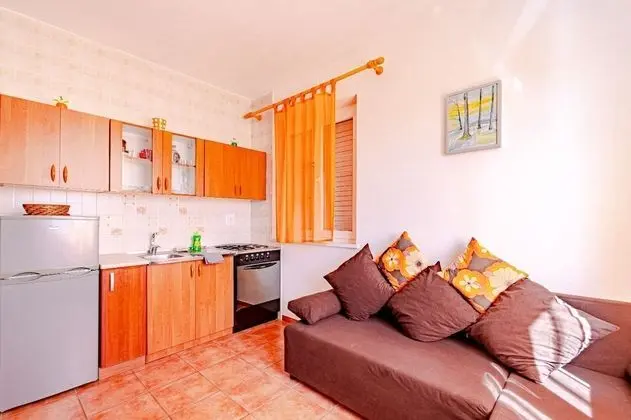 Apart Daire (Mir - perfect location & cosy - A2(2+)