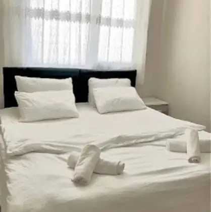 Balkonlu Standard Avlu Suit