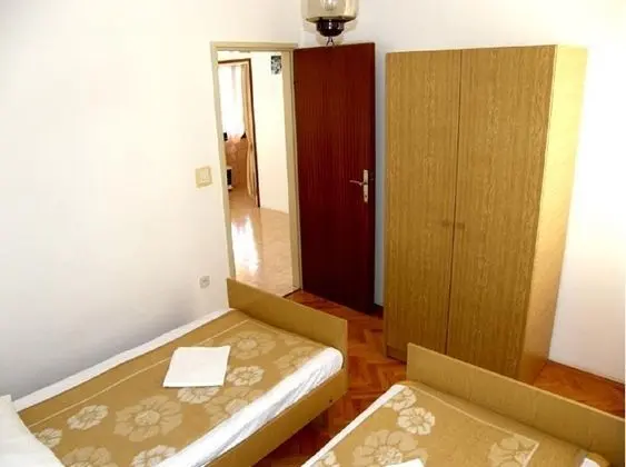 Apart Daire (Mira - 20 m from pebble beach - A2(4))