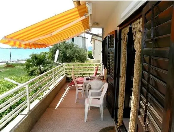 Apart Daire (Mira - 20 m from pebble beach - A2(4))