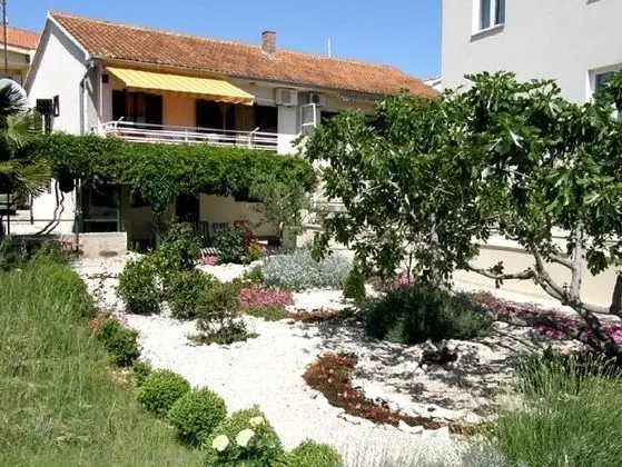 Apart Daire (Mira - 20 m from pebble beach - A2(4))