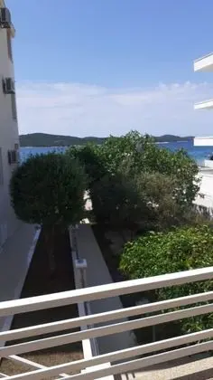 Apart Daire (Mira - 20 m from pebble beach - A2(4))