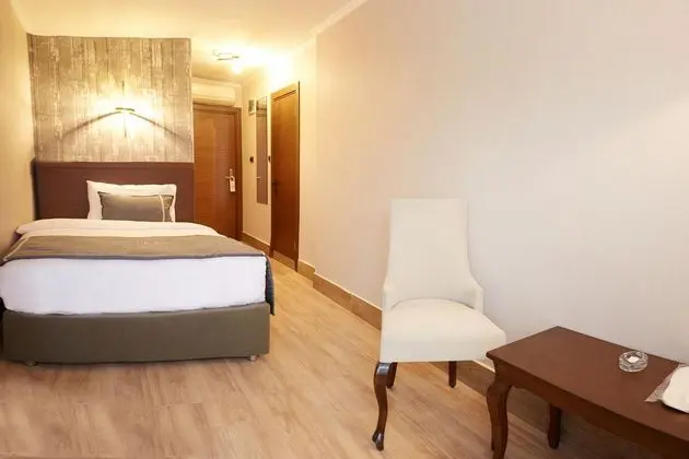 Tek Kişilik, Şehir Manzaralı