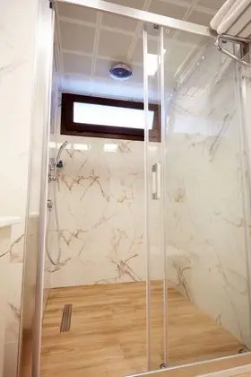 Tek Kişilik, Şehir Manzaralı
