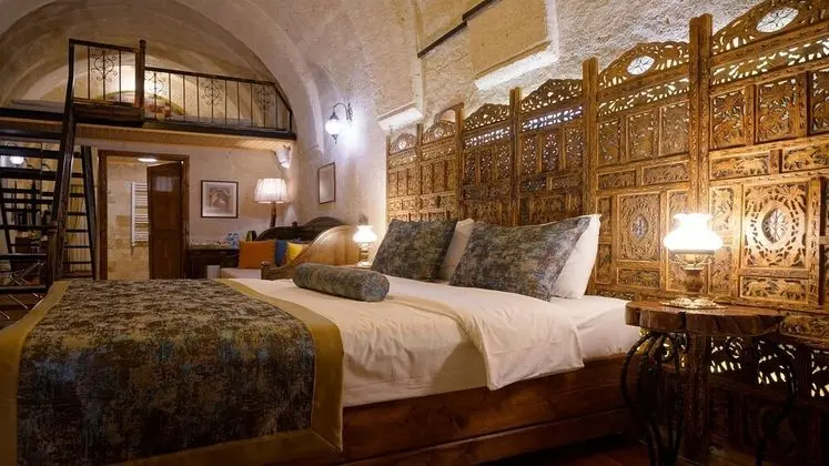 Duplex Stone Room