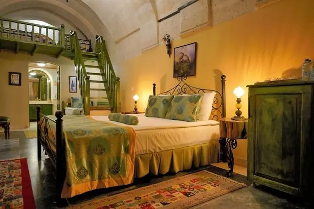 Duplex Stone Room