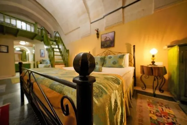 Duplex Stone Room