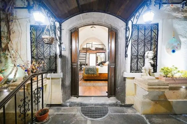 Duplex Stone Room