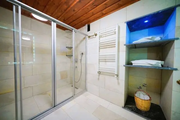Duplex Stone Room