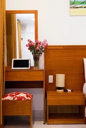 Deluxe Tek Büyük Yataklı Oda, Kısmi Deniz Manzaralı