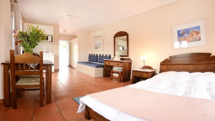Tek Büyük Yataklı Oda, Kısmi Deniz Manzaralı