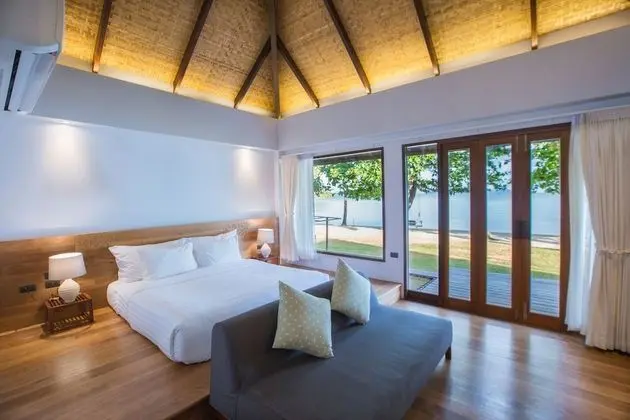 Beachfront Deluxe Villa