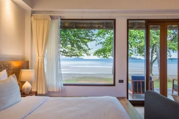 Beachfront Deluxe Villa