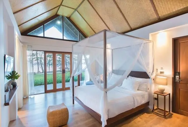 Beachfront Family Villa