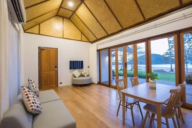 Beachfront Family Villa