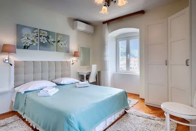 Tek Büyük Yataklı Oda, Banyolu/Duşlu