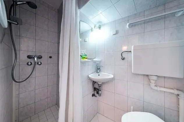 Tek Büyük Yataklı Oda, Banyolu/Duşlu