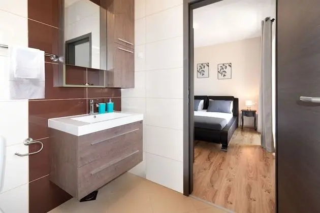 Villa, 4 Yatak Odası, Özel Banyo, Havuz Manzaralı