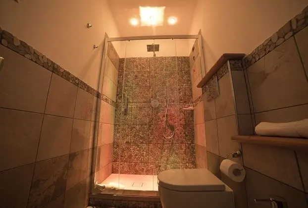 Exclusive Tek Büyük Yataklı Oda