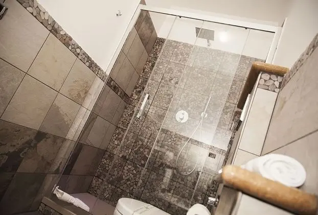 Exclusive Tek Büyük Yataklı Oda