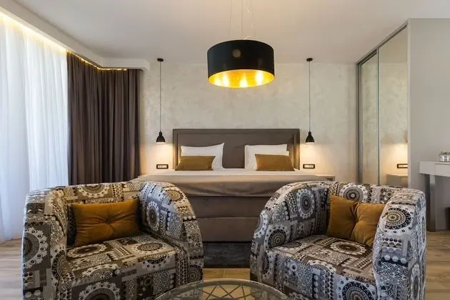 Deluxe Tek Büyük Yataklı Oda