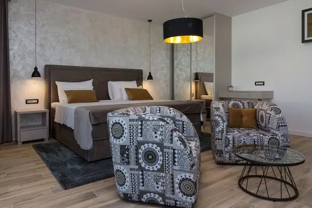 Deluxe Tek Büyük Yataklı Oda