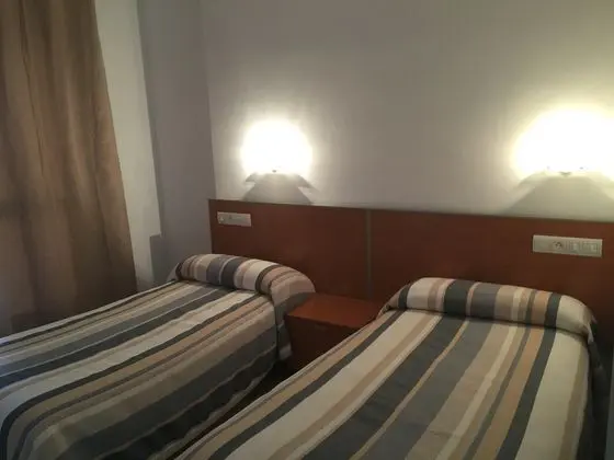 1 Çift Kişilik Veya 2 Tek Kişilik Yatak Standard