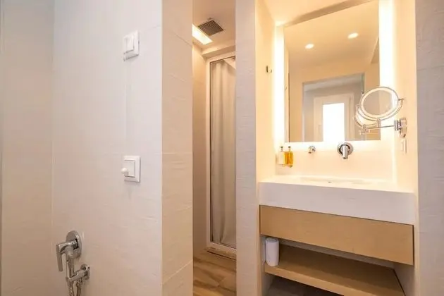Deluxe Maisonette with Balcony Pool View
