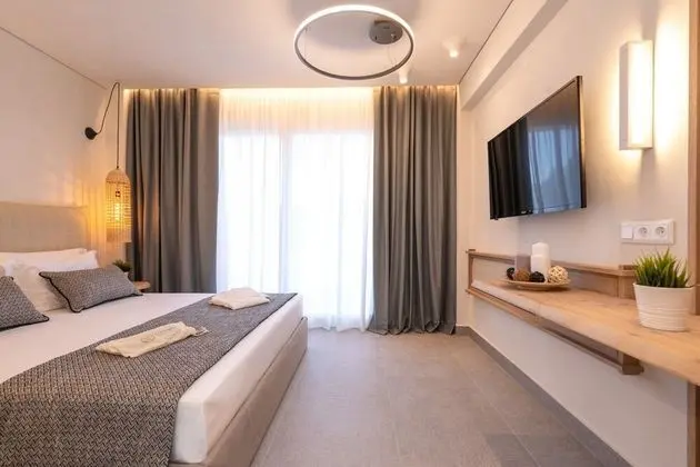 Deluxe Oda, Balkon, Havuz Manzaralı