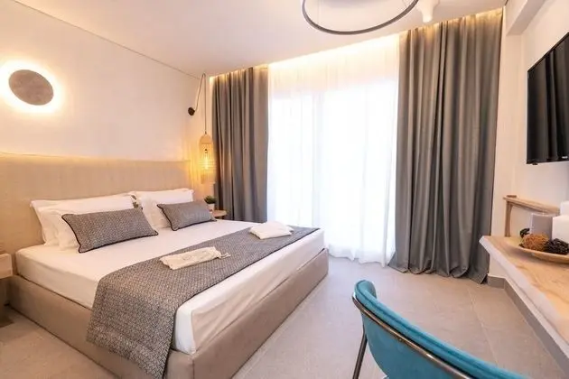 Deluxe Oda, Balkon, Havuz Manzaralı