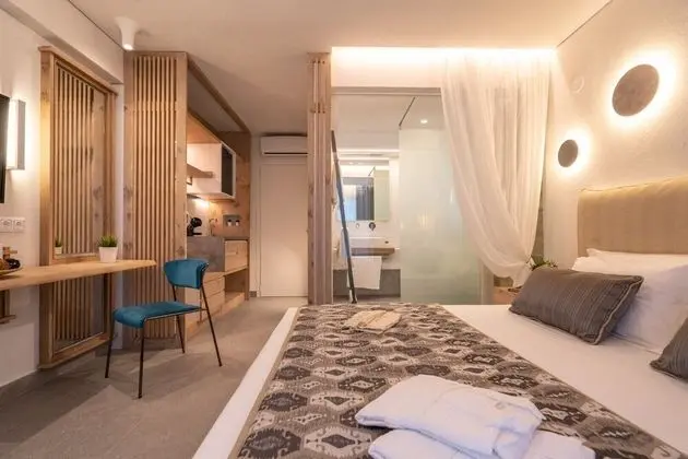 Deluxe Oda, Balkon, Havuz Manzaralı