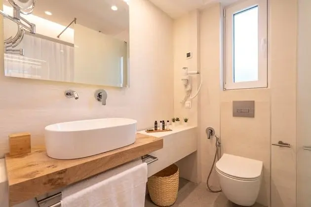 Deluxe Oda, Balkon, Havuz Manzaralı