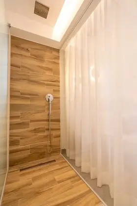 Deluxe Oda, Balkon, Havuz Manzaralı