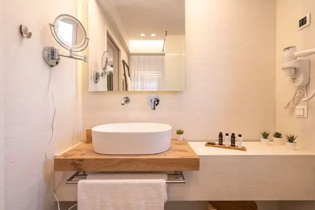 Deluxe Oda, Balkon, Havuz Manzaralı
