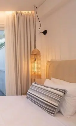 Deluxe Tek Büyük Yataklı Oda, Veranda (Semi-Basement)