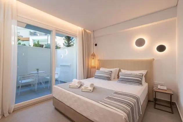 Deluxe Tek Büyük Yataklı Oda, Veranda (Semi-Basement)