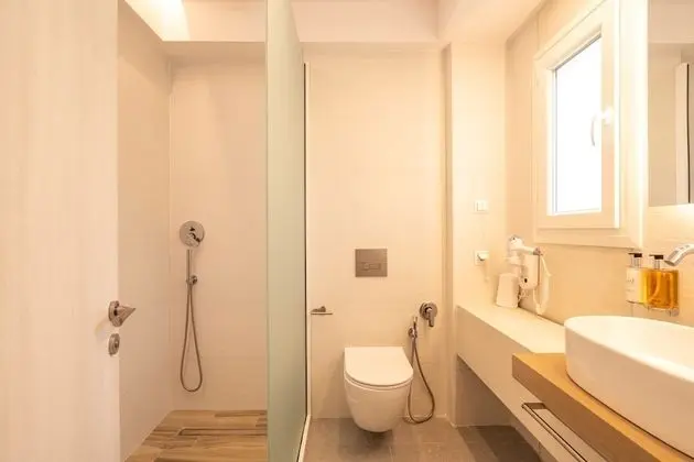 Deluxe Tek Büyük Yataklı Oda, Veranda (Semi-Basement)